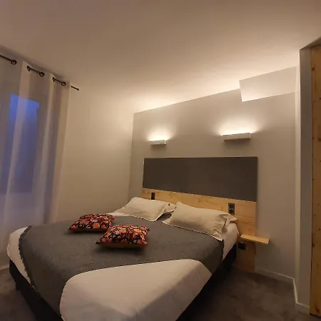 Hotel Le Castelet Sancy - Jardin &