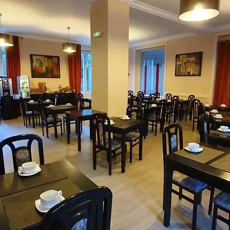 Le Castelet Sancy - Jardin & Hotel