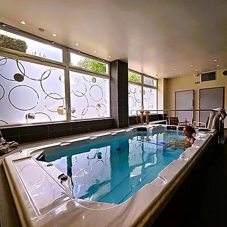 Hotel Le Castelet Sancy - Jardin &