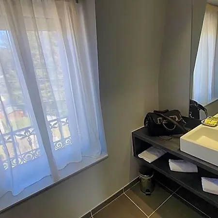 Hotel Le Castelet Sancy - Jardin & 3*