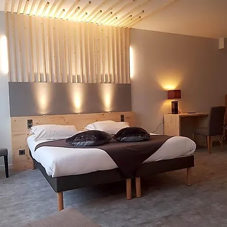 Le Castelet Sancy - Jardin & 3*