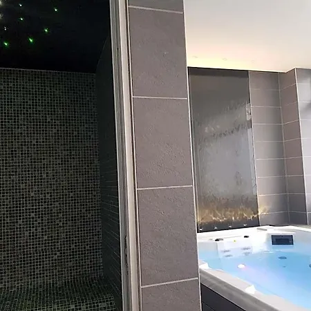 Le Castelet Sancy - Jardin & 3*