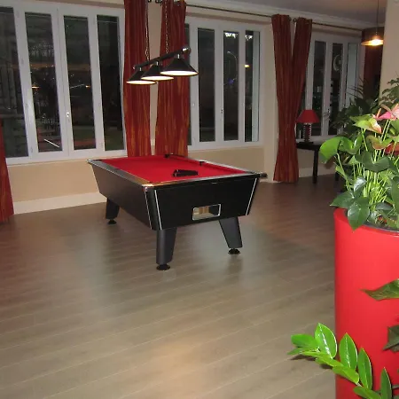 Le Castelet Sancy - Jardin & Hotel